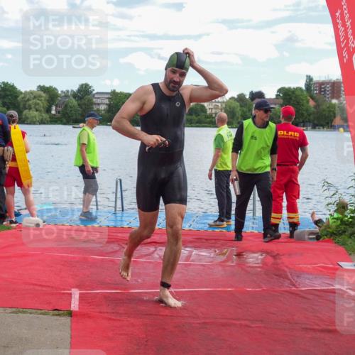 16.06.2024 - 7 Türme Triathlon KatJ http://msf.ph/oto/6315748 16.06.2024 11:25:26 Schwimmen 265, 276 meine-sportfotos.de