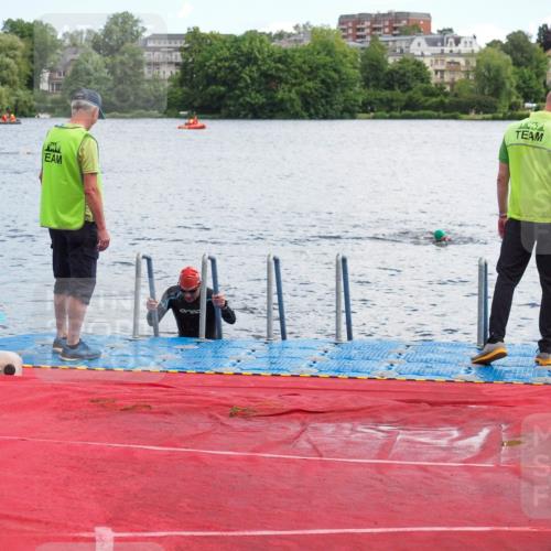 16.06.2024 - 7 Türme Triathlon KatJ http://msf.ph/oto/6315761 16.06.2024 11:26:18 Schwimmen 146, 185 meine-sportfotos.de