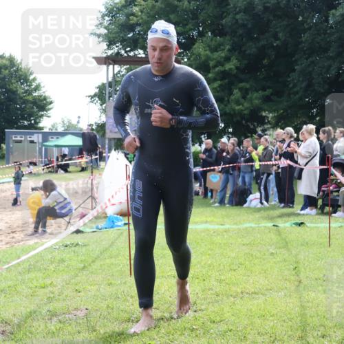 16.06.2024 - 26. Vierlanden-Triathlon Lena Gebhardt http://msf.ph/oto/6315767 16.06.2024 09:52:22 Schwimmen 102, 121, 176, 102, 121, 176 meine-sportfotos.de