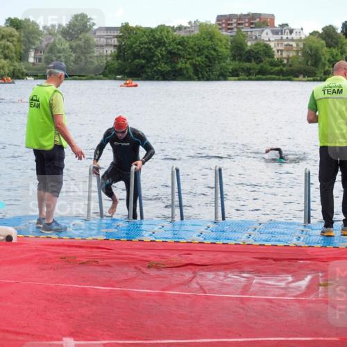 16.06.2024 - 7 Türme Triathlon KatJ http://msf.ph/oto/6315780 16.06.2024 11:26:19 Schwimmen 146, 185 meine-sportfotos.de