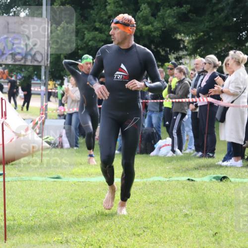 16.06.2024 - 26. Vierlanden-Triathlon Lena Gebhardt http://msf.ph/oto/6315782 16.06.2024 09:52:27 Schwimmen 121, 176, 121, 176 meine-sportfotos.de