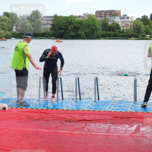 16.06.2024 - 7 Türme Triathlon KatJ http://msf.ph/oto/6315791 16.06.2024 11:26:20 Schwimmen 146, 185 meine-sportfotos.de