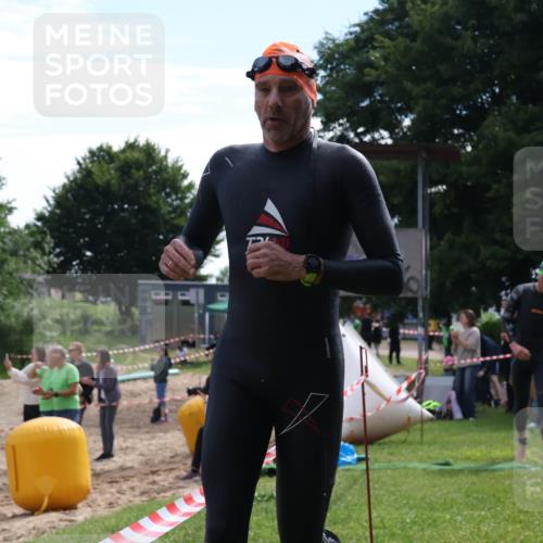 16.06.2024 - 26. Vierlanden-Triathlon Lena Gebhardt http://msf.ph/oto/6315795 16.06.2024 09:52:29 Schwimmen 121, 151, 176, 121, 151, 176 meine-sportfotos.de