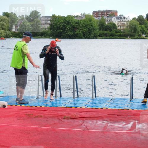 16.06.2024 - 7 Türme Triathlon KatJ http://msf.ph/oto/6315799 16.06.2024 11:26:20 Schwimmen 146, 185 meine-sportfotos.de
