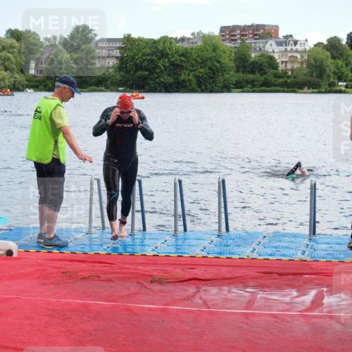 16.06.2024 - 7 Türme Triathlon KatJ http://msf.ph/oto/6315802 16.06.2024 11:26:21 Schwimmen 146, 185 meine-sportfotos.de