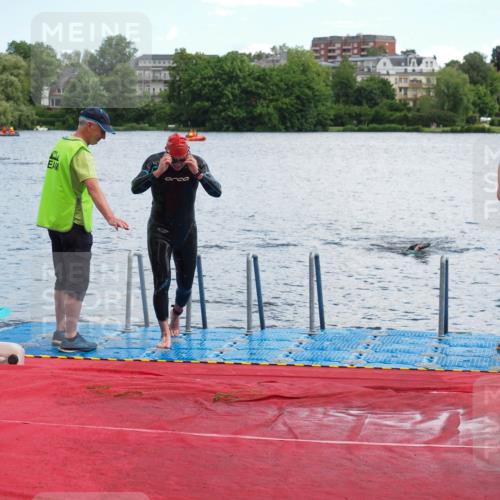 16.06.2024 - 7 Türme Triathlon KatJ http://msf.ph/oto/6315804 16.06.2024 11:26:21 Schwimmen 146, 185 meine-sportfotos.de