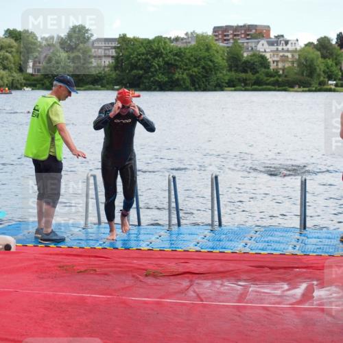 16.06.2024 - 7 Türme Triathlon KatJ http://msf.ph/oto/6315808 16.06.2024 11:26:21 Schwimmen 146, 185 meine-sportfotos.de