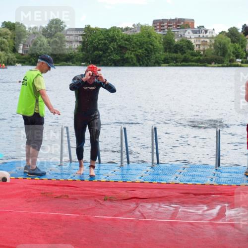 16.06.2024 - 7 Türme Triathlon KatJ http://msf.ph/oto/6315812 16.06.2024 11:26:21 Schwimmen 146, 185 meine-sportfotos.de