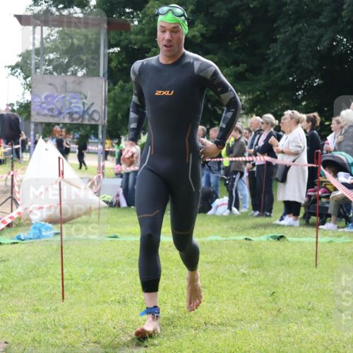 16.06.2024 - 26. Vierlanden-Triathlon Lena Gebhardt http://msf.ph/oto/6315817 16.06.2024 09:52:33 Schwimmen 151, 176, 151, 176 meine-sportfotos.de