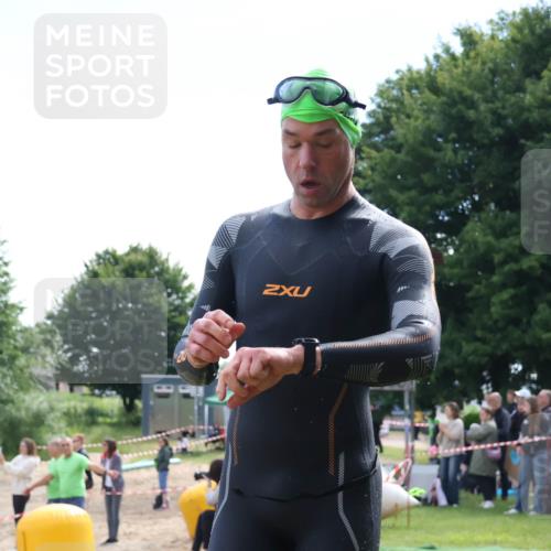16.06.2024 - 26. Vierlanden-Triathlon Lena Gebhardt http://msf.ph/oto/6315827 16.06.2024 09:52:34 Schwimmen 151, 176, 151, 176 meine-sportfotos.de
