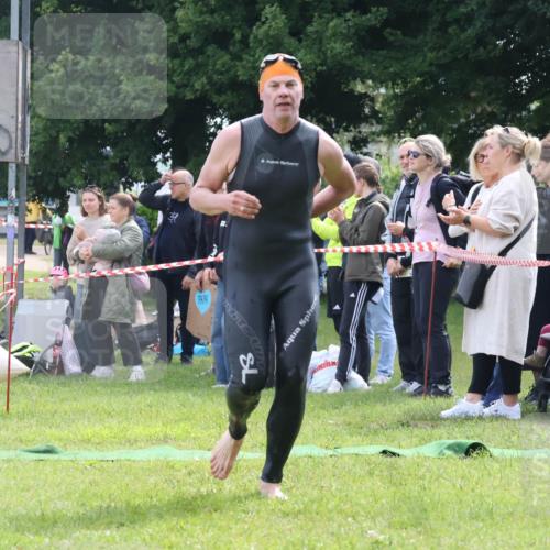 16.06.2024 - 26. Vierlanden-Triathlon Lena Gebhardt http://msf.ph/oto/6315839 16.06.2024 09:52:43 Schwimmen 151, 151 meine-sportfotos.de