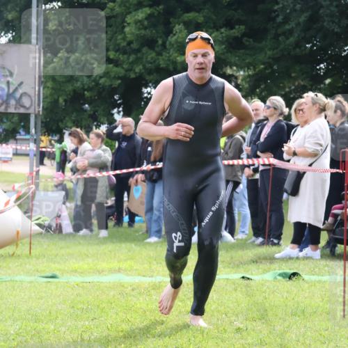 16.06.2024 - 26. Vierlanden-Triathlon Lena Gebhardt http://msf.ph/oto/6315842 16.06.2024 09:52:43 Schwimmen 151, 151 meine-sportfotos.de