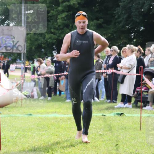 16.06.2024 - 26. Vierlanden-Triathlon Lena Gebhardt http://msf.ph/oto/6315845 16.06.2024 09:52:44 Schwimmen 151, 151 meine-sportfotos.de