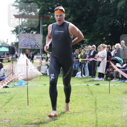 16.06.2024 - 26. Vierlanden-Triathlon Lena Gebhardt http://msf.ph/oto/6315853 16.06.2024 09:52:45 Schwimmen 151, 151 meine-sportfotos.de