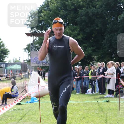 16.06.2024 - 26. Vierlanden-Triathlon Lena Gebhardt http://msf.ph/oto/6315856 16.06.2024 09:52:45 Schwimmen 151, 151 meine-sportfotos.de