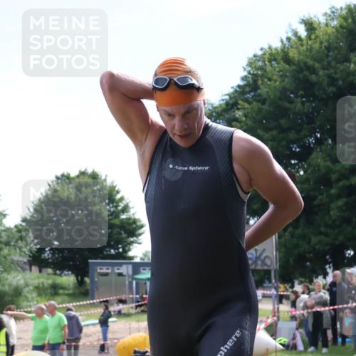 16.06.2024 - 26. Vierlanden-Triathlon Lena Gebhardt http://msf.ph/oto/6315862 16.06.2024 09:52:46 Schwimmen 151, 151 meine-sportfotos.de
