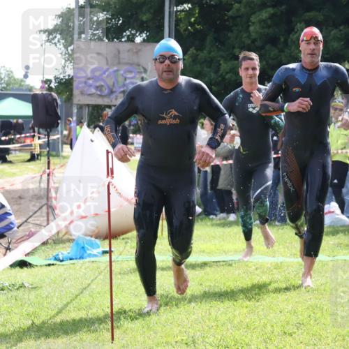 16.06.2024 - 26. Vierlanden-Triathlon Lena Gebhardt http://msf.ph/oto/6315883 16.06.2024 09:53:18 Schwimmen 143, 206, 216, 143, 206, 216 meine-sportfotos.de