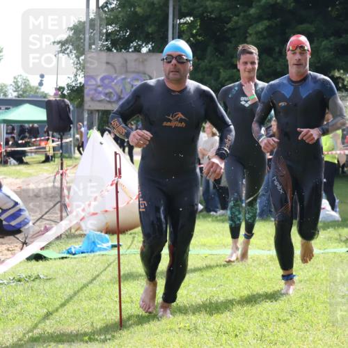 16.06.2024 - 26. Vierlanden-Triathlon Lena Gebhardt http://msf.ph/oto/6315887 16.06.2024 09:53:18 Schwimmen 143, 206, 216, 143, 206, 216 meine-sportfotos.de