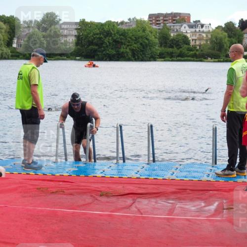 16.06.2024 - 7 Türme Triathlon KatJ http://msf.ph/oto/6315920 16.06.2024 11:27:26 Schwimmen 256 meine-sportfotos.de