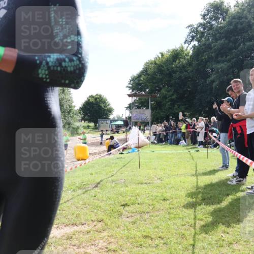16.06.2024 - 26. Vierlanden-Triathlon Lena Gebhardt http://msf.ph/oto/6315921 16.06.2024 09:53:21 Schwimmen 143, 206, 216, 143, 206, 216 meine-sportfotos.de