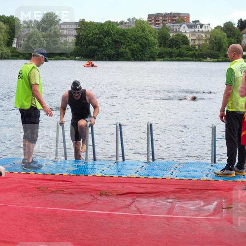 16.06.2024 - 7 Türme Triathlon KatJ http://msf.ph/oto/6315930 16.06.2024 11:27:26 Schwimmen 256 meine-sportfotos.de