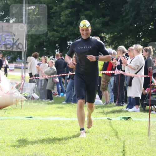 16.06.2024 - 26. Vierlanden-Triathlon Lena Gebhardt http://msf.ph/oto/6315934 16.06.2024 09:53:37 Schwimmen 67, 111, 67, 111 meine-sportfotos.de