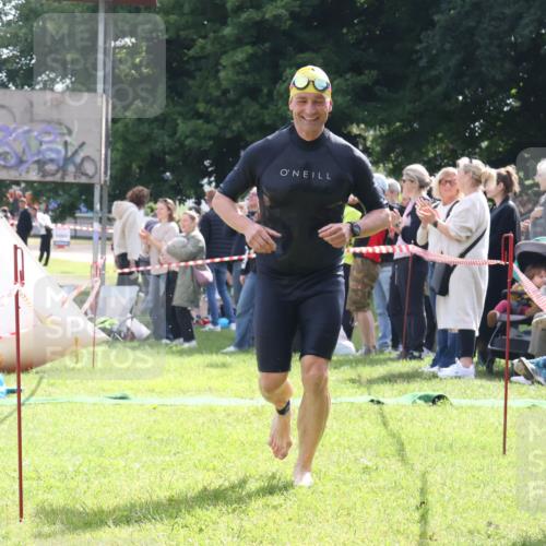 16.06.2024 - 26. Vierlanden-Triathlon Lena Gebhardt http://msf.ph/oto/6315937 16.06.2024 09:53:38 Schwimmen 67, 111, 67, 111 meine-sportfotos.de
