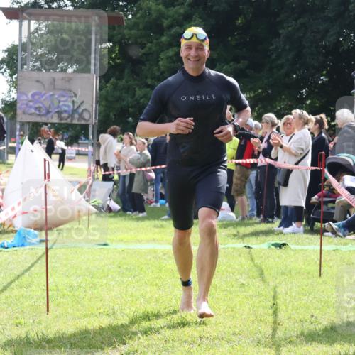 16.06.2024 - 26. Vierlanden-Triathlon Lena Gebhardt http://msf.ph/oto/6315939 16.06.2024 09:53:38 Schwimmen 67, 111, 67, 111 meine-sportfotos.de