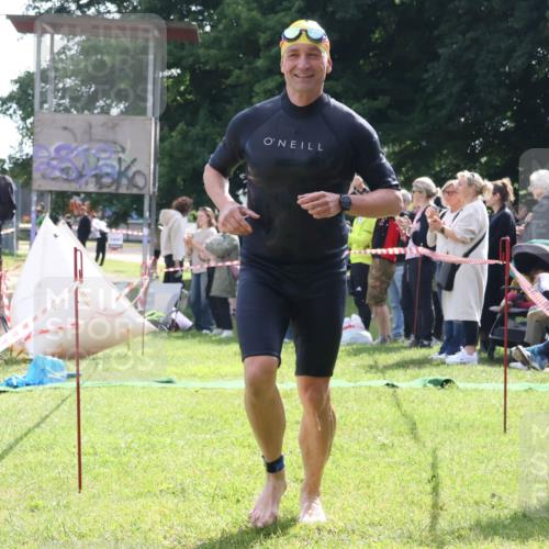 16.06.2024 - 26. Vierlanden-Triathlon Lena Gebhardt http://msf.ph/oto/6315943 16.06.2024 09:53:39 Schwimmen 67, 111, 67, 111 meine-sportfotos.de