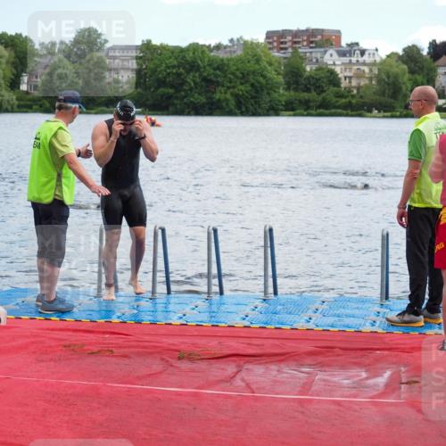 16.06.2024 - 7 Türme Triathlon KatJ http://msf.ph/oto/6315954 16.06.2024 11:27:28 Schwimmen 256 meine-sportfotos.de