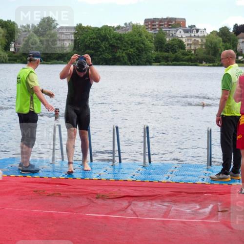 16.06.2024 - 7 Türme Triathlon KatJ http://msf.ph/oto/6315963 16.06.2024 11:27:29 Schwimmen 256 meine-sportfotos.de