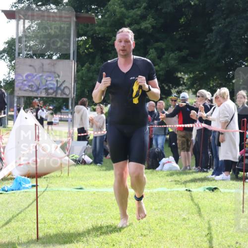16.06.2024 - 26. Vierlanden-Triathlon Lena Gebhardt http://msf.ph/oto/6315971 16.06.2024 09:53:45 Schwimmen 67, 67 meine-sportfotos.de