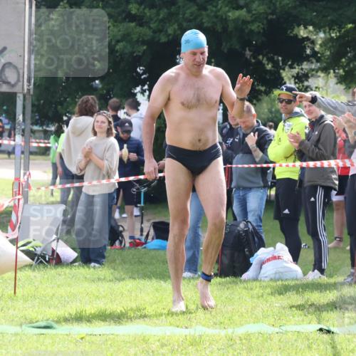 16.06.2024 - 26. Vierlanden-Triathlon Lena Gebhardt http://msf.ph/oto/6315996 16.06.2024 09:54:00 Schwimmen 156, 156 meine-sportfotos.de
