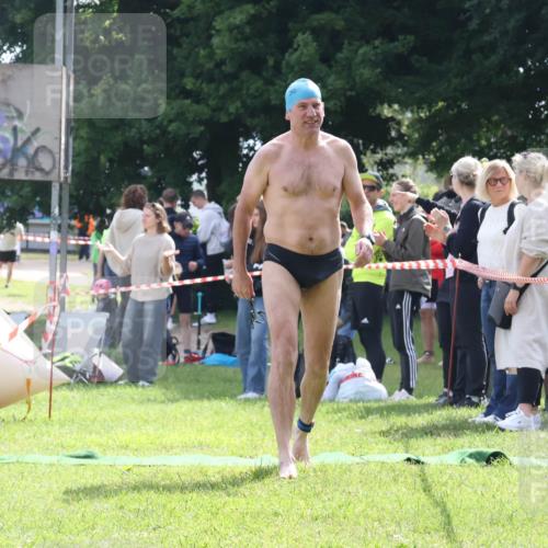16.06.2024 - 26. Vierlanden-Triathlon Lena Gebhardt http://msf.ph/oto/6316006 16.06.2024 09:54:01 Schwimmen 156, 156 meine-sportfotos.de