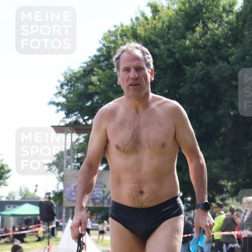 16.06.2024 - 26. Vierlanden-Triathlon Lena Gebhardt http://msf.ph/oto/6316037 16.06.2024 09:54:07 Schwimmen 156, 156 meine-sportfotos.de