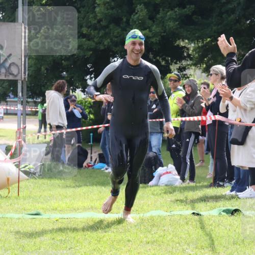16.06.2024 - 26. Vierlanden-Triathlon Lena Gebhardt http://msf.ph/oto/6316052 16.06.2024 09:54:39 Schwimmen 94, 119, 94, 119 meine-sportfotos.de
