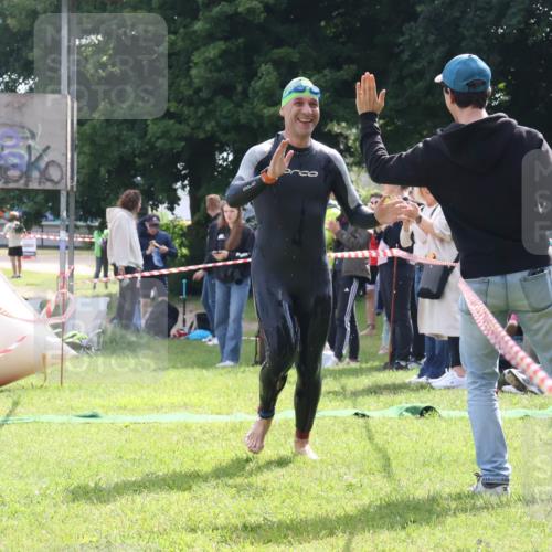 16.06.2024 - 26. Vierlanden-Triathlon Lena Gebhardt http://msf.ph/oto/6316059 16.06.2024 09:54:40 Schwimmen 94, 119, 94, 119 meine-sportfotos.de