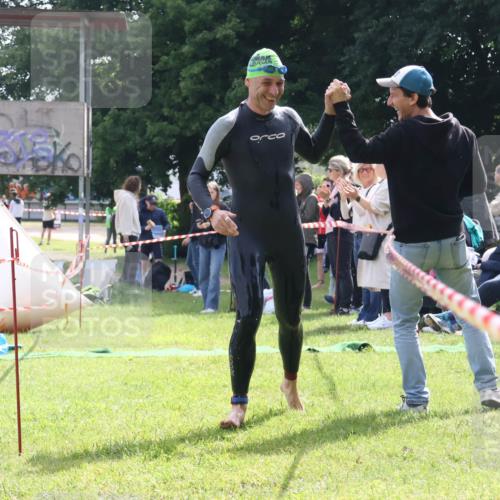 16.06.2024 - 26. Vierlanden-Triathlon Lena Gebhardt http://msf.ph/oto/6316067 16.06.2024 09:54:41 Schwimmen 94, 119, 94, 119 meine-sportfotos.de