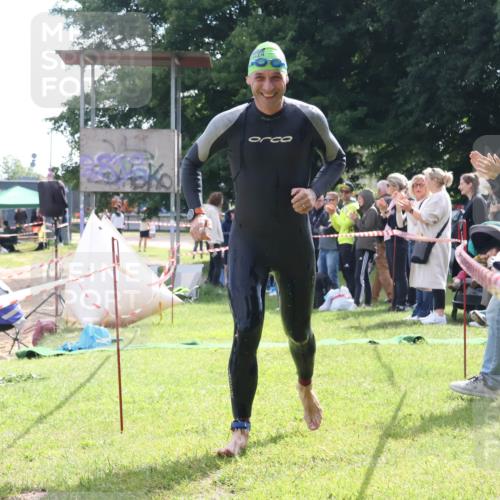 16.06.2024 - 26. Vierlanden-Triathlon Lena Gebhardt http://msf.ph/oto/6316073 16.06.2024 09:54:41 Schwimmen 94, 119, 94, 119 meine-sportfotos.de