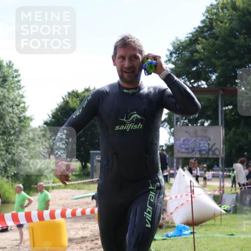 16.06.2024 - 26. Vierlanden-Triathlon Lena Gebhardt http://msf.ph/oto/6316112 16.06.2024 09:54:50 Schwimmen 119, 119 meine-sportfotos.de