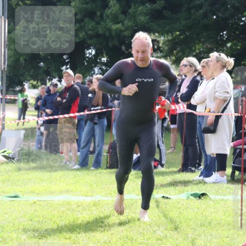 16.06.2024 - 26. Vierlanden-Triathlon Lena Gebhardt http://msf.ph/oto/6316127 16.06.2024 09:55:25 Schwimmen 132, 132 meine-sportfotos.de