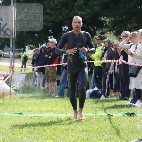 16.06.2024 - 26. Vierlanden-Triathlon Lena Gebhardt http://msf.ph/oto/6316161 16.06.2024 09:56:06 Schwimmen 150, 150 meine-sportfotos.de