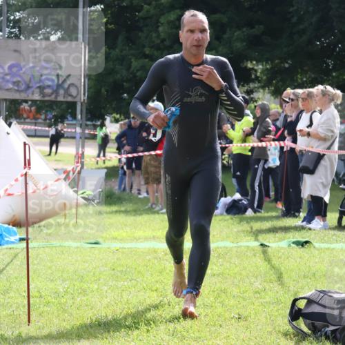 16.06.2024 - 26. Vierlanden-Triathlon Lena Gebhardt http://msf.ph/oto/6316169 16.06.2024 09:56:07 Schwimmen 150, 150 meine-sportfotos.de
