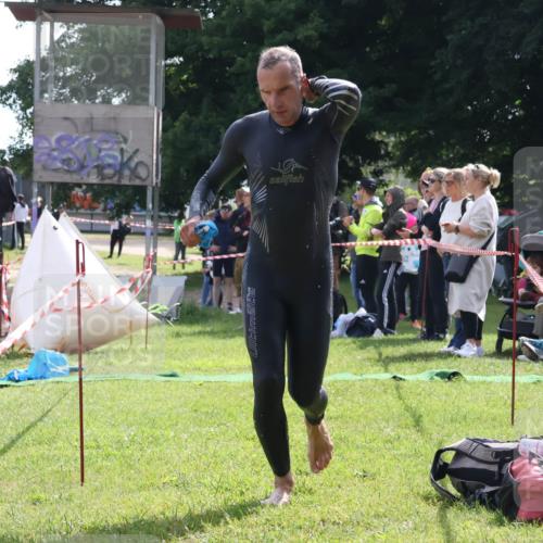16.06.2024 - 26. Vierlanden-Triathlon Lena Gebhardt http://msf.ph/oto/6316170 16.06.2024 09:56:08 Schwimmen 150, 150 meine-sportfotos.de