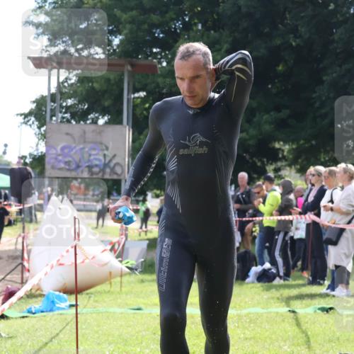 16.06.2024 - 26. Vierlanden-Triathlon Lena Gebhardt http://msf.ph/oto/6316174 16.06.2024 09:56:08 Schwimmen 150, 150 meine-sportfotos.de
