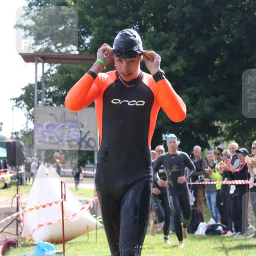 16.06.2024 - 26. Vierlanden-Triathlon Lena Gebhardt http://msf.ph/oto/6316207 16.06.2024 09:56:42 Schwimmen 48, 185, 214, 48, 185, 214 meine-sportfotos.de