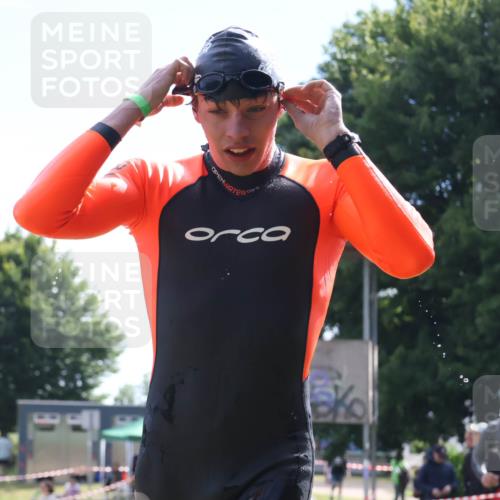 16.06.2024 - 26. Vierlanden-Triathlon Lena Gebhardt http://msf.ph/oto/6316215 16.06.2024 09:56:42 Schwimmen 48, 185, 214, 48, 185, 214 meine-sportfotos.de