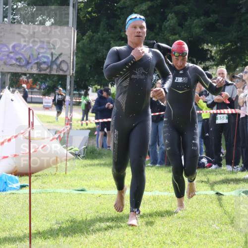 16.06.2024 - 26. Vierlanden-Triathlon Lena Gebhardt http://msf.ph/oto/6316218 16.06.2024 09:56:44 Schwimmen 48, 185, 214, 48, 185, 214 meine-sportfotos.de