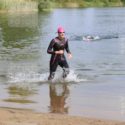 16.06.2024 - 26. Vierlanden-Triathlon Strokosch-Dieckow http://msf.ph/oto/6316236 16.06.2024 10:04:23 Schwimmen 192, 192 meine-sportfotos.de