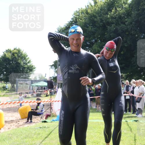 16.06.2024 - 26. Vierlanden-Triathlon Lena Gebhardt http://msf.ph/oto/6316237 16.06.2024 09:56:46 Schwimmen 48, 185, 214, 48, 185, 214 meine-sportfotos.de